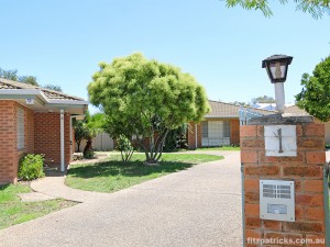 Jennifer_gate_6-1