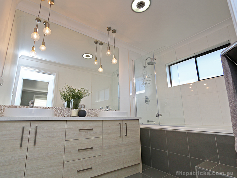 Main_bathroom_13